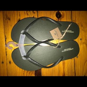 American Eagle Sandals